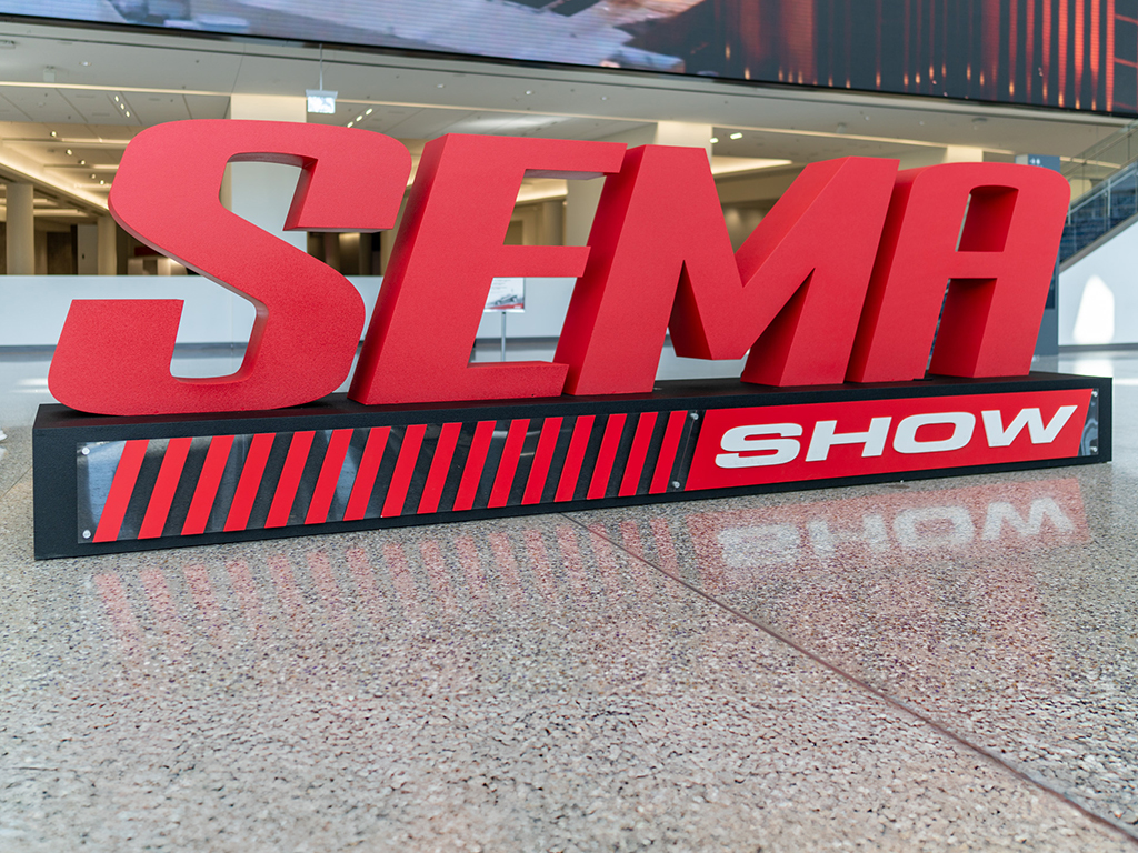 Beat FOMO with Ommy Exhibits